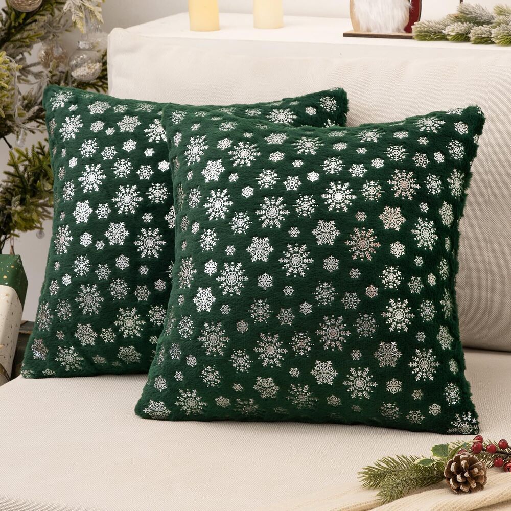 3287 Christmas Dark Green Throw Pillow Covers Set of 2 Snowflakes